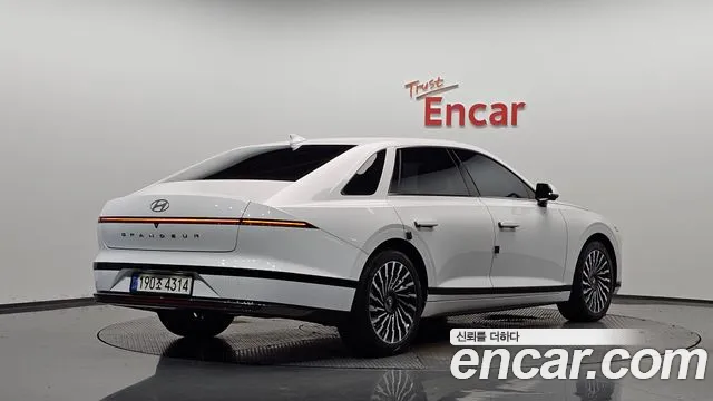 Hyundai Grandeur GN7 — Фото автомобиля 2