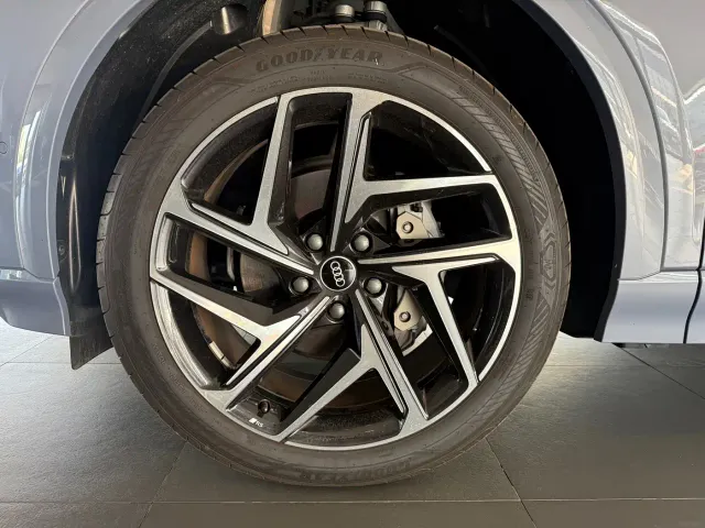 Audi Audi Q6L Sportback e-tron 2025 Pioneer Navigation Edition — Фото автомобиля 18