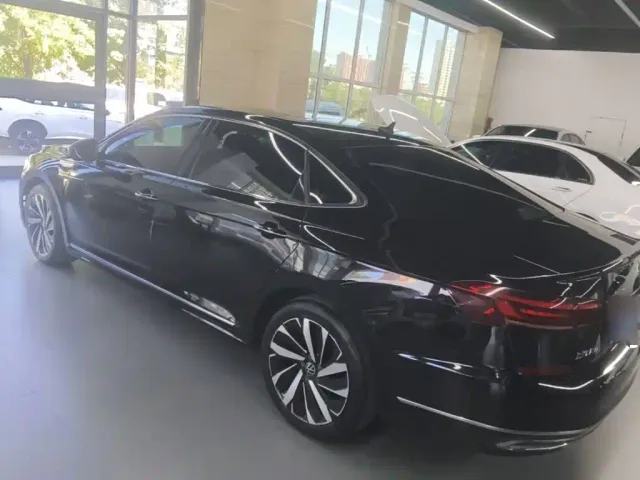 Volkswagen Passat — Фото автомобиля 4