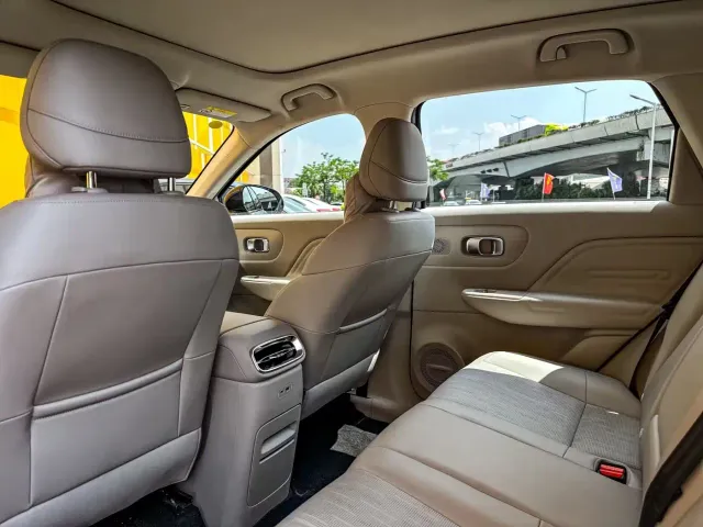 Leapmotor B10 — Фото автомобиля 7