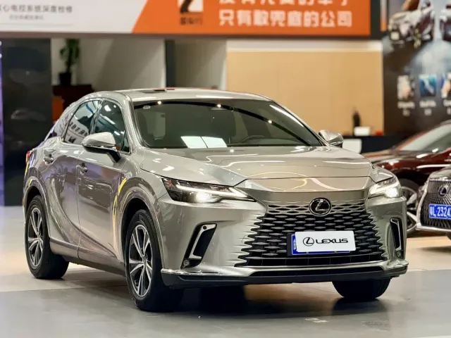 Lexus RX — Фото автомобиля 3