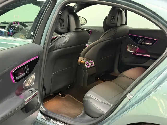 Mercedes-Benz C-Class — Фото автомобиля 16