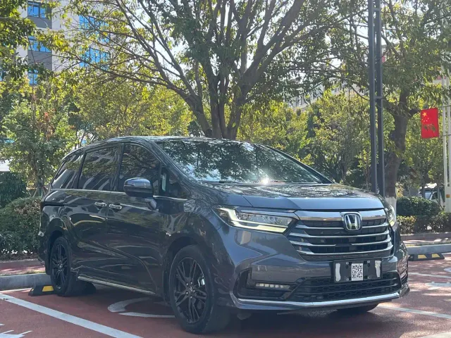 Honda Odyssey — Фото автомобиля 3