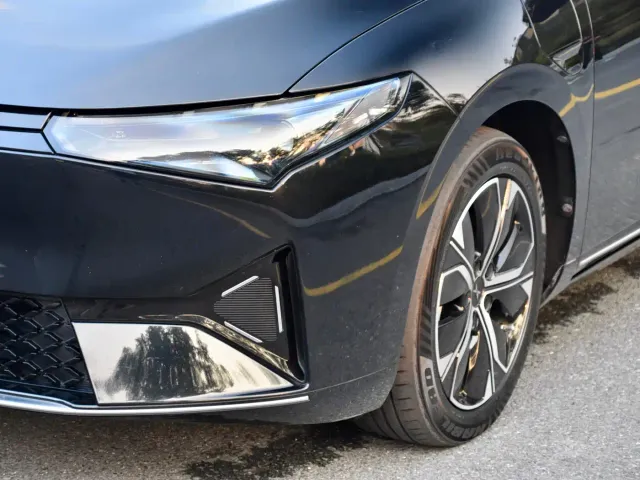 Xpeng P5 — Фото автомобиля 6