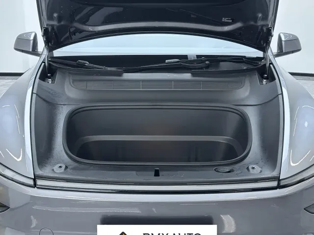 Tesla Model 3 — Фото автомобиля 7