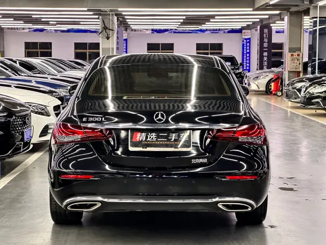 Mercedes-Benz E-Class — Фото автомобиля 6