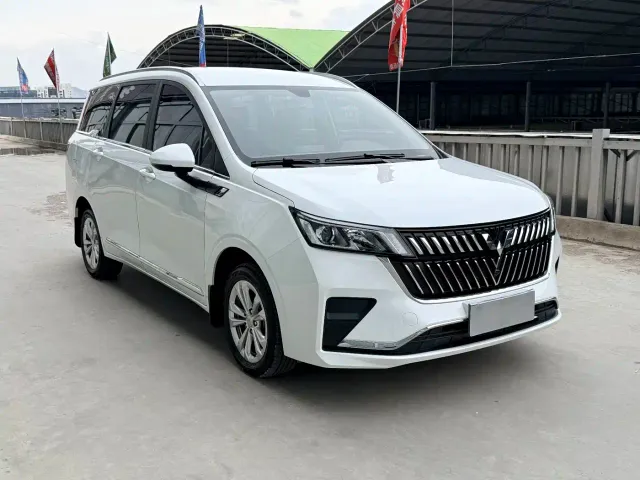 Wuling Jiachen — Фото автомобиля 3