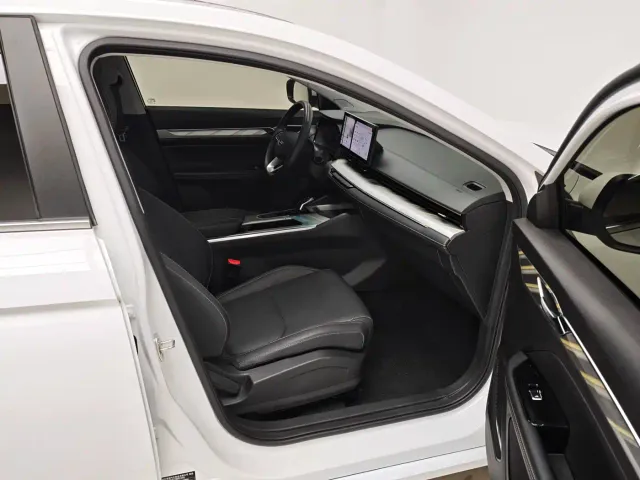 Geely Emgrand L — Фото автомобиля 10