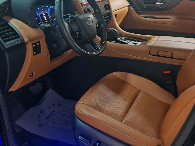 Toyota Alphard — Фото автомобиля 13