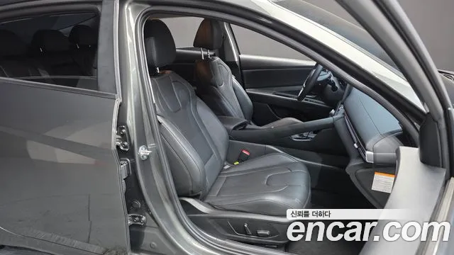 Hyundai Avante CN7 — Фото автомобиля 16