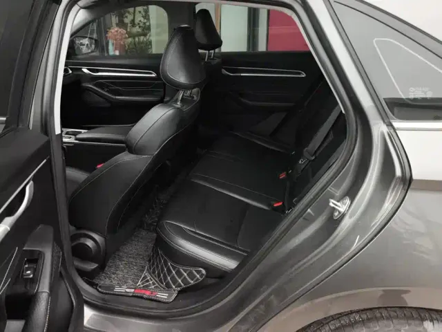 Geely Emgrand — Фото автомобиля 11