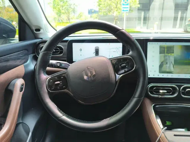 Leapmotor C11 — Фото автомобиля 4