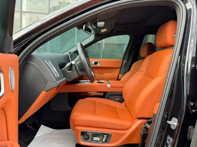 Li Auto L8 — Фото автомобиля 9