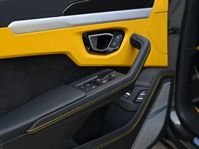 Lamborghini Urus — Фото автомобиля 17