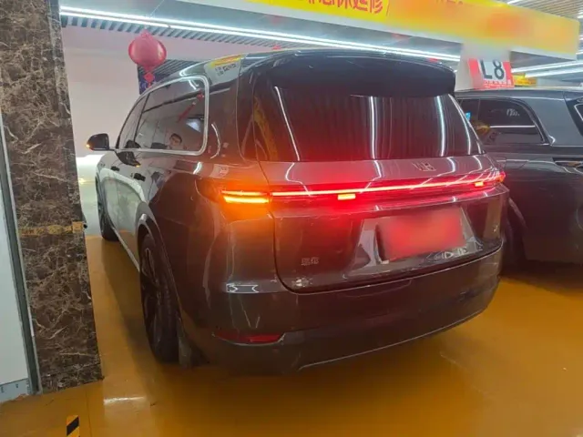 Li Auto L9 — Фото автомобиля 4