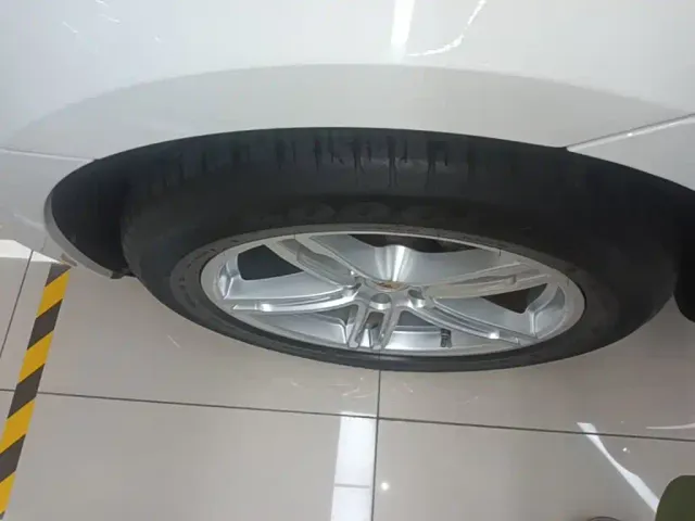 Porsche Macan — Фото автомобиля 22