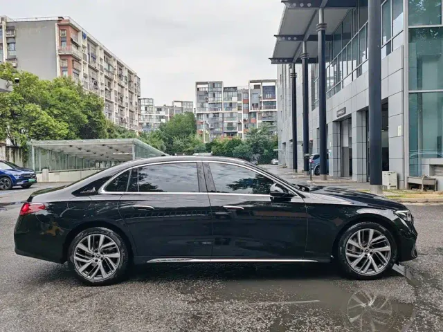 Mercedes-Benz E-Class — Фото автомобиля 7