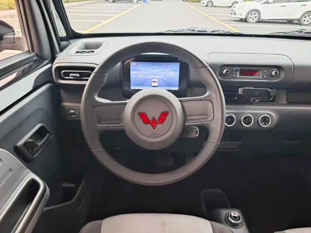 Wuling Zhiguang NEV — Фото автомобиля 12