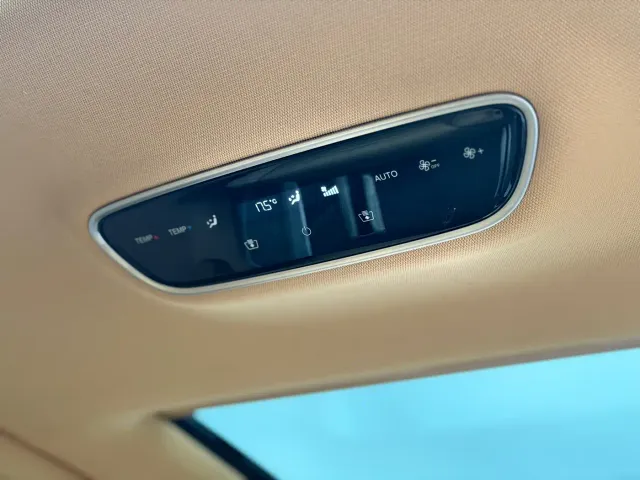 Voyah Auto Voyah Dreamer 2022 Low Carbon Edition Home — Фото автомобиля 12