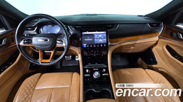 Jeep Cherokee — Фото автомобиля 7