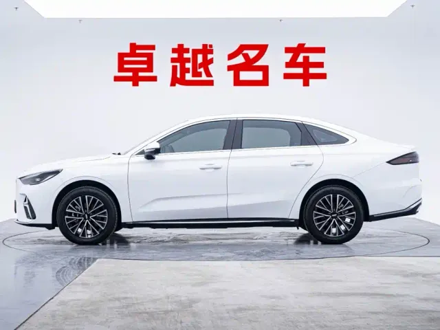 Geely Emgrand — Фото автомобиля 7