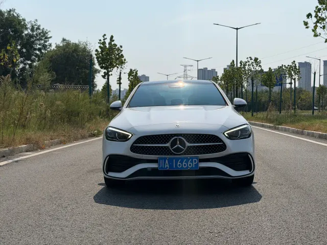 Mercedes-Benz C-Class — Фото автомобиля 2
