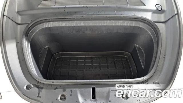 Tesla Model Y — Фото автомобиля 3