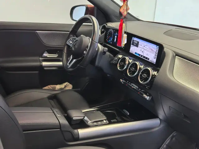 Mercedes-Benz GLA-Class — Фото автомобиля 13