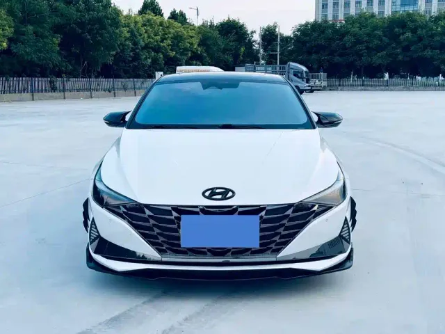 Hyundai Elantra — Фото автомобиля 2