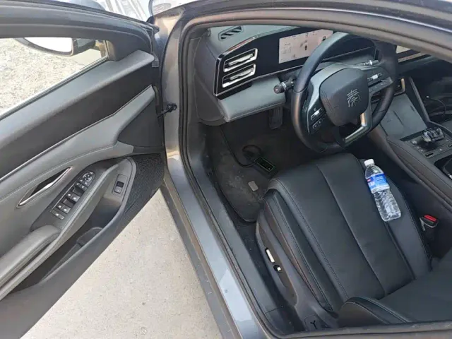 BYD Qin L — Фото автомобиля 15