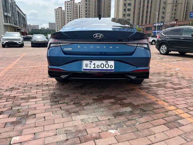 Hyundai Elantra — Фото автомобиля 6