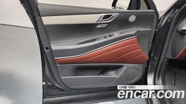 Genesis GV80 — Фото автомобиля 24