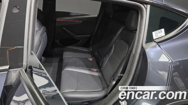 Tesla Model Y — Фото автомобиля 26