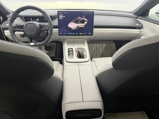 Xiaomi SU7 — Фото автомобиля 10