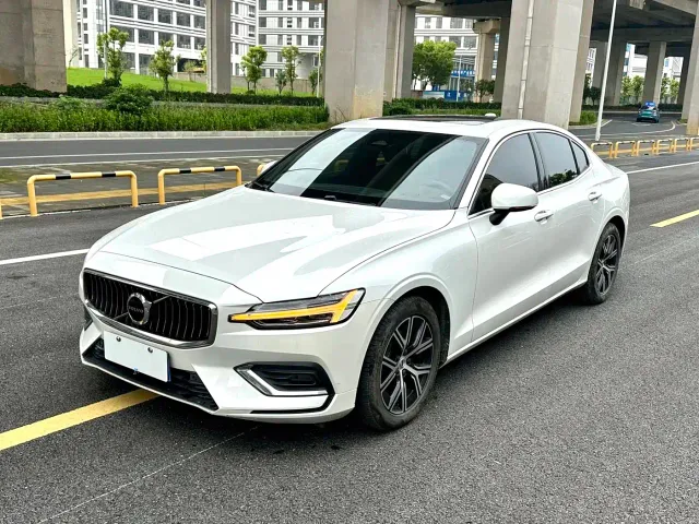 Фотография автомобиля — Volvo S60