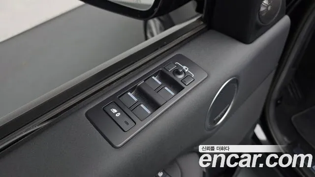 Land Rover Discovery — Фото автомобиля 7