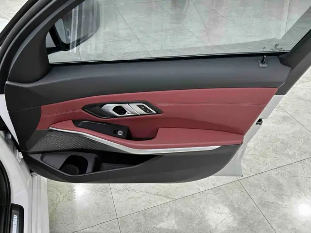 BMW 3 Series — Фото автомобиля 18