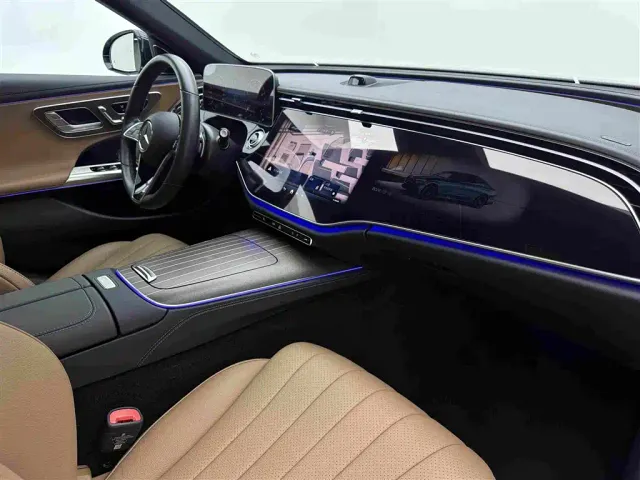 Mercedes-Benz E-Class — Фото автомобиля 16