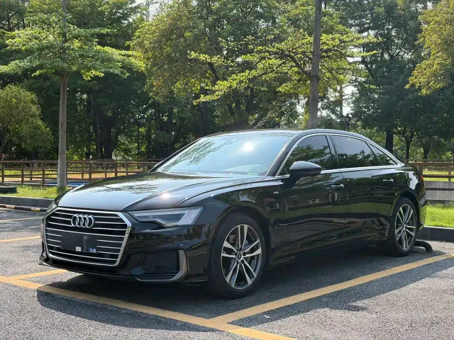 Фотография автомобиля — Audi A6L