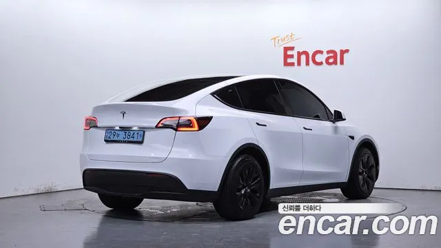 Tesla Model Y — Фото автомобиля 2