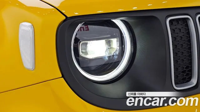 Jeep Renegade — Фото автомобиля 21
