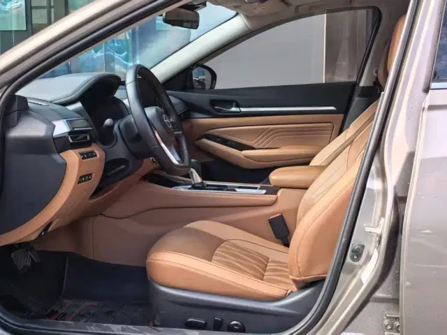 Nissan Teana — Фото автомобиля 6