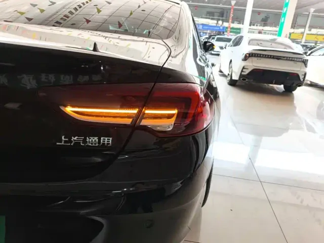 Buick Regal — Фото автомобиля 7