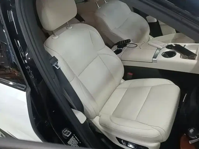 Li Auto L9 — Фото автомобиля 24