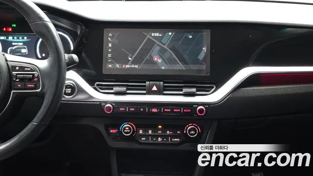 Kia Niro — Фото автомобиля 14