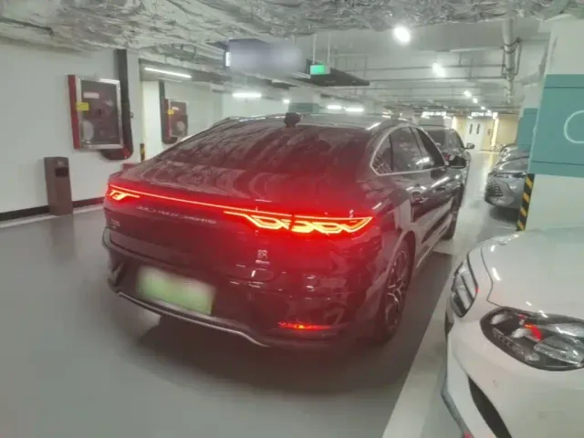 BYD Han — Фото автомобиля 6