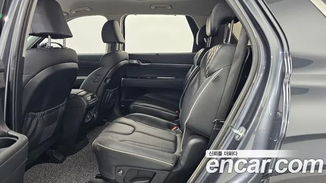 Hyundai Palisade Palisade Дизель 2.2 2WD — Фото автомобиля 23