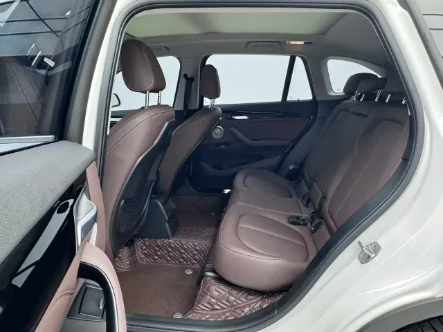 BMW X1 — Фото автомобиля 14