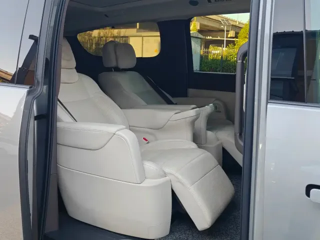 Li Auto MEGA — Фото автомобиля 16