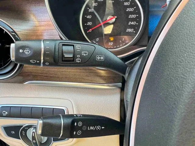 Mercedes-Benz V-Class — Фото автомобиля 15